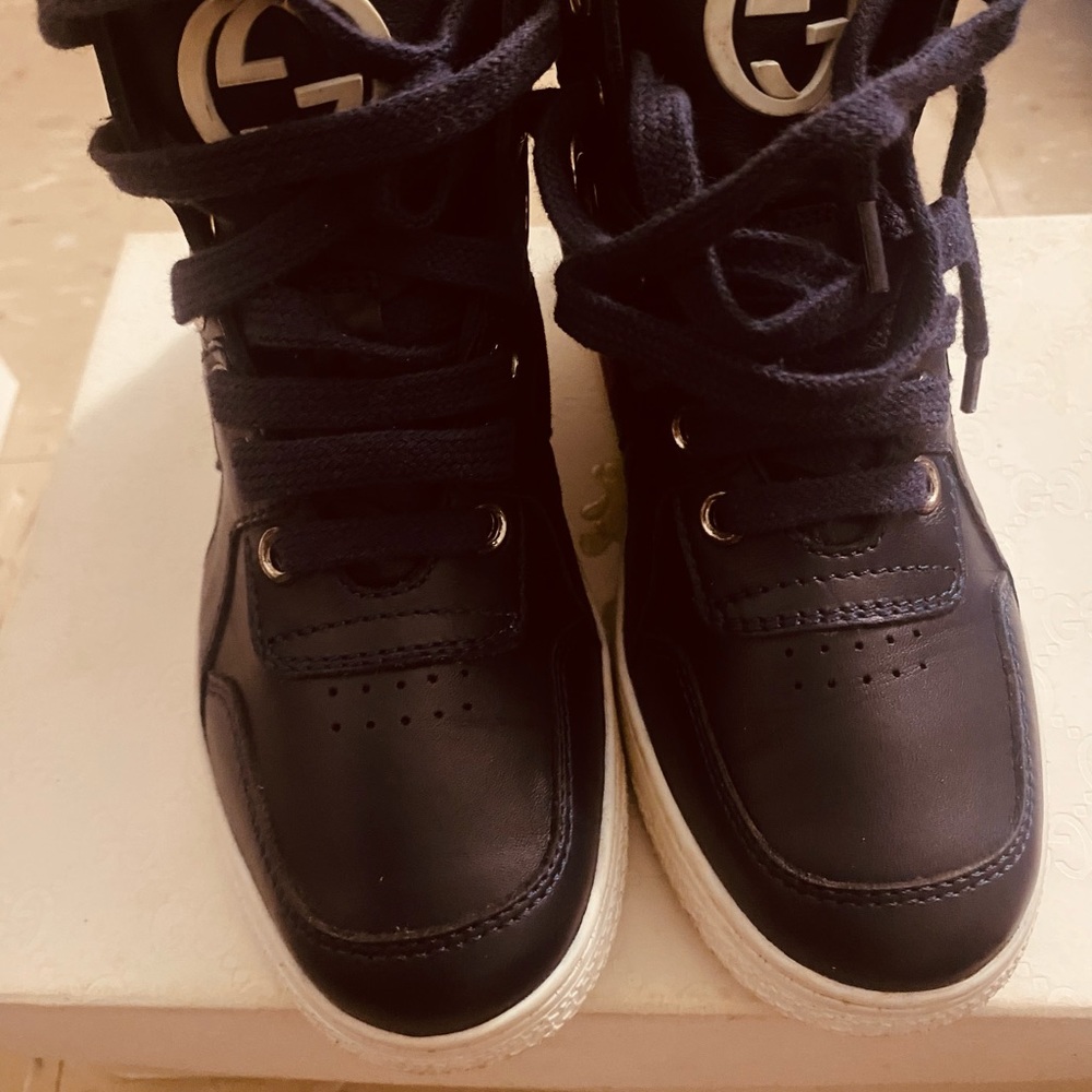 Kids Gucci sneakers size 29 excellent condition - Picture 2 of 3